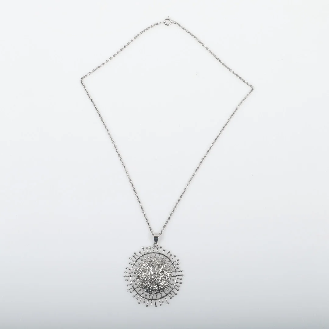 TAPIO WIRKKALA. Halsband, "Full Moon / Täysikuu", silver, Kultakeskus Oy, Finland. — Necklace — Helsingborgs Auktionskammare