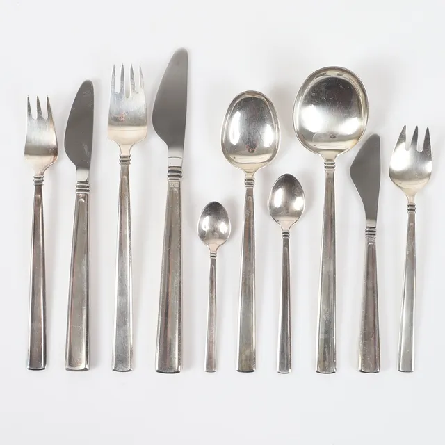 CLAES GIERTTA. Bestickuppsättning, 94 delar, "Paris", silver, Mema.