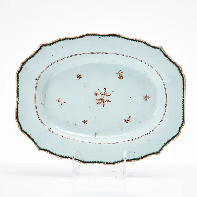UPPLÄGGNINGSFAT, porslin, Kina, Qianlong (1736-1795).