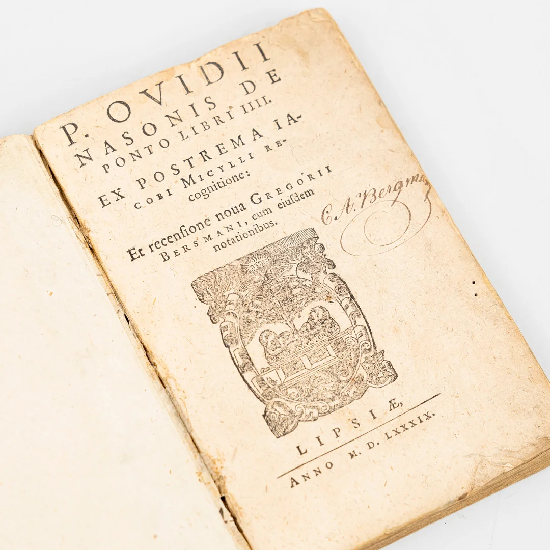 PUBLII OVIDII NASONIS. "De Ponto libri IIII", Ex postrema Iacobi Micylli recognitione, Lipsiae, 1589, Johanes Steinmanns arvingar Leipsiae, 1590, senare bindning. — Books — Auktionshuset Kolonn