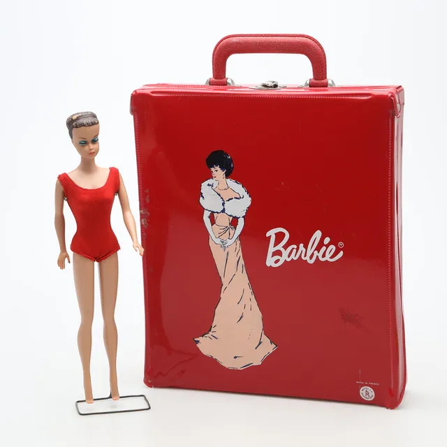 DOCKA, "Barbie", med väska/garderob och tillbehör, 1950/60-tal.