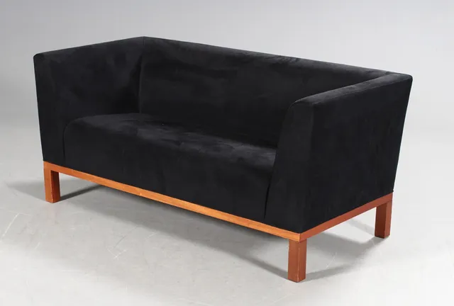 Johannes Foersom og Peter Hiort-Lorenzen. To-pers. sofa, model EJ-40-2