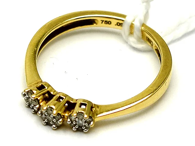 Ring, med diamanter 21st tot ca0,09ct enl gravyr Ø16 stämplad GHA 18k 2,3g