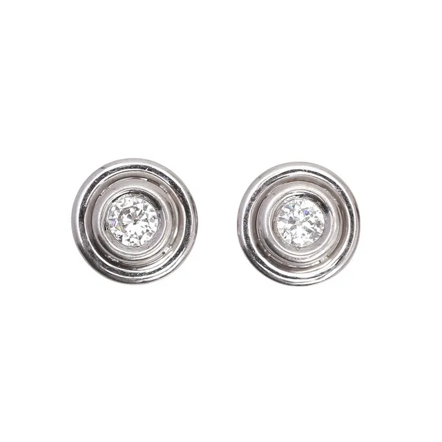 Diamonds earrings.