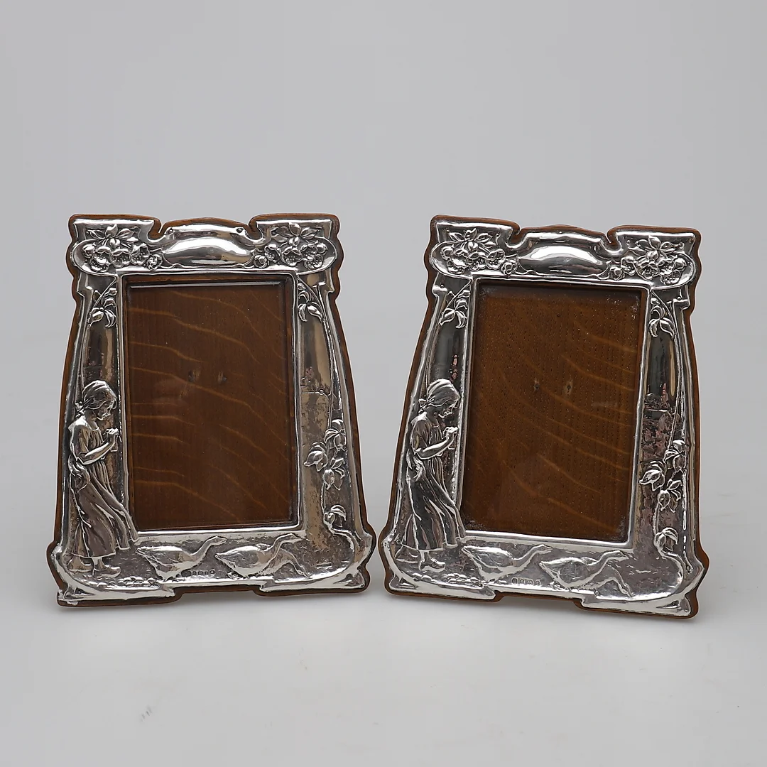 A MATCHED PAIR OF ARTS AND CRAFTS SILVER PHOTOGRAPH FRAMES, BY CHARLES S. GREEN & CO., BIRMINGHAM 1904. — Silver — Dreweatts Online