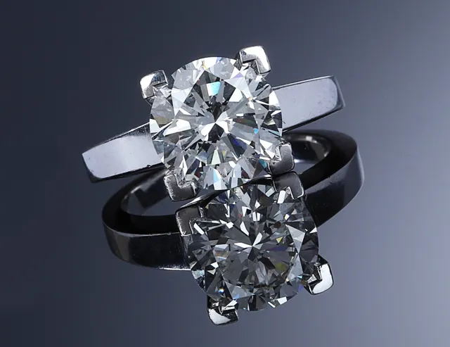 Frantz Hingelberg. Solitairering af 14 kt. hvidguld med brillant på 3.00 ct. G-H/VS, IGI-rapport