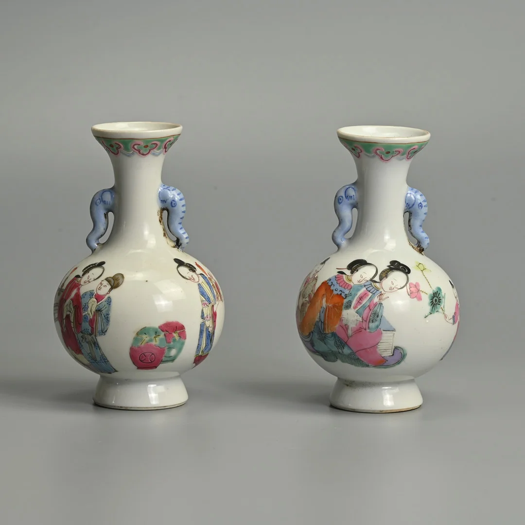 A PAIR OF CHINESE PORCELAIN TWO-HANDLED BOTTLE VASES, RED APOCRYPHAL TONGZI SEAL MARKS. — Ceramics & Porcelain — Ma San Auction