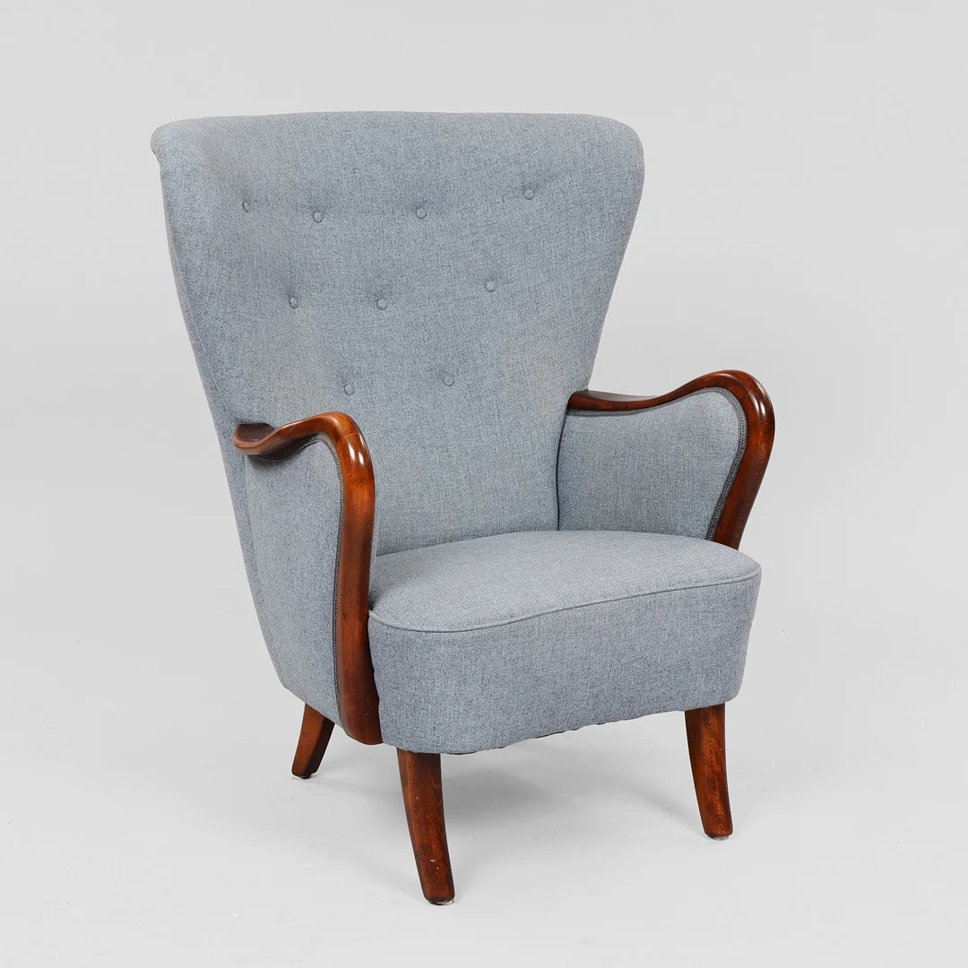 ALFRED CHRISTENSEN. Lænestol betrukket med uldstof, Slagelse Møbelværk, 1950'erne. — Armchairs & Chairs — Palsgaard Kunstauktioner