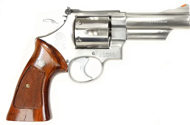 REVOLVER, Double Aktion, fabrikat Smith & Wesson, modell 629-1, kaliber .44 Magnum, tillv.nr AUC7559, se-nr SE0163956.