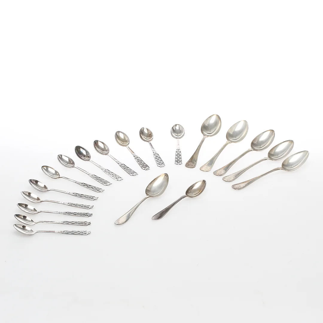 KAFFESKEDAR, 12 + 5 + 1 + 1, silver, tot 270 g, Bl a CH Hallberg, 1900-tal. — Silver — Auktionshuset Kolonn