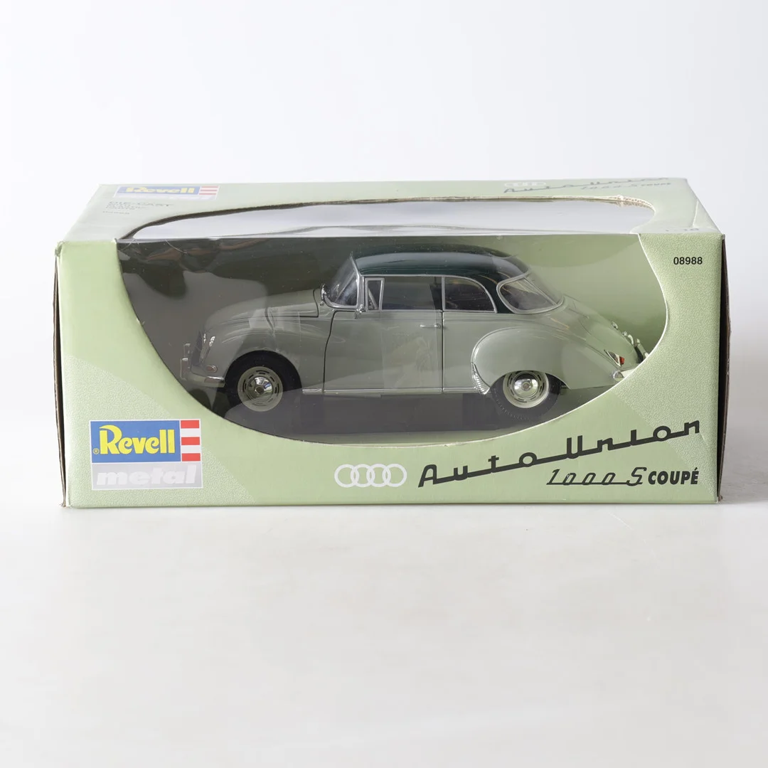 MODELLBIL, Audi Auto Union 1000 S Coupe, 1:18, Revell. — Model cars — Gomér & Andersson Nyköping
