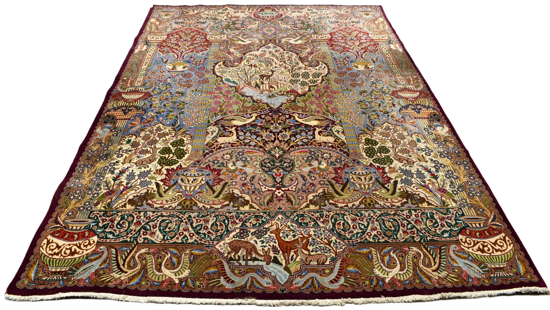 MATTA, Persisk, Figural Kashmar, 355 x 244 cm. — Persian Carpets & Textiles — Norrlands Auktionsverk