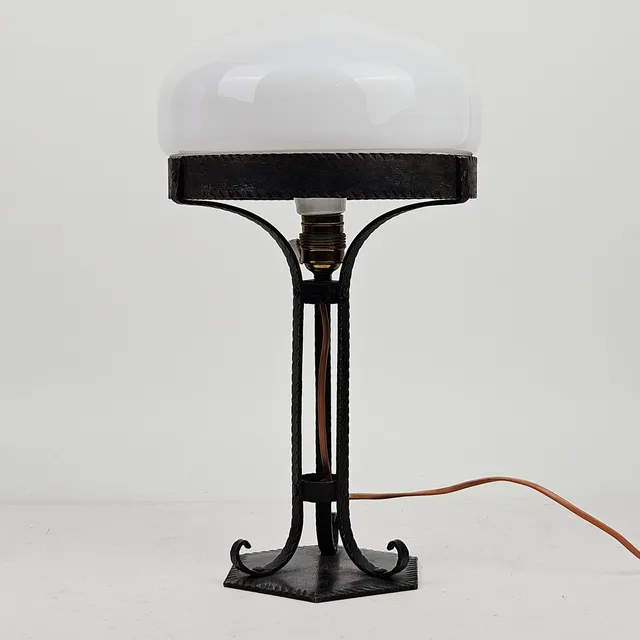 BORDSLAMPA, metall, jugend stil, Strindbergs modell, 1900-talets första hälft.