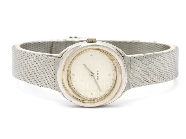 GIVENCHY, Paris, Cal 69-2, damur, 27 mm, vitmetall, manuell, plexiglas, skadad urtavla, ca 1970, metallänk ej original.