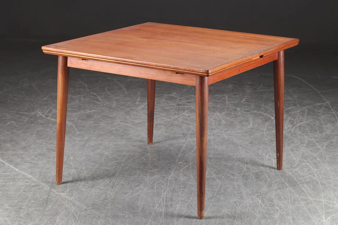 Spisebord af teak med hollandsk udtræk, 1960'erne — Furniture/Dining tables, dining room furniture — Lauritz