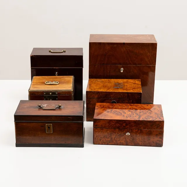 SCHATULL, 6 st, mahogny / rotfanér, 1800-tal.