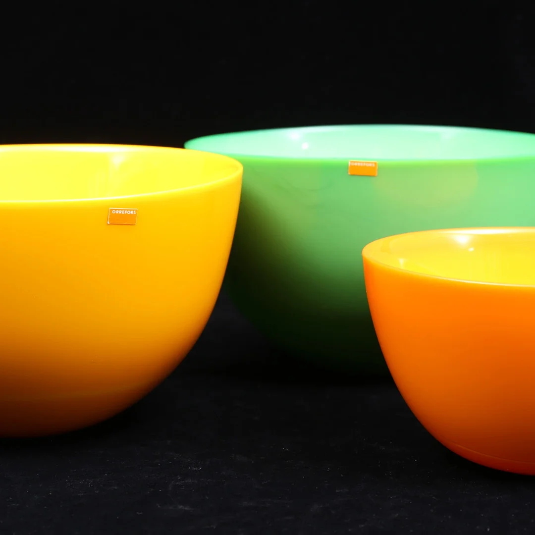 SVEN PALMQVIST. Skålar, 3 st, glas, "Colora", Orrefors. — Other — Växjö Auktionskammare