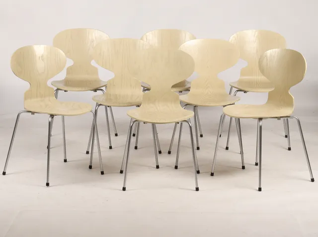 Arne Jacobsen. A set of eight chairs, 'The Ant' with shells in molded veneered sand (8)