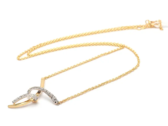 Collier 18K 5,3g 42,5/45cm, med diamanter 17xca.0,005ct