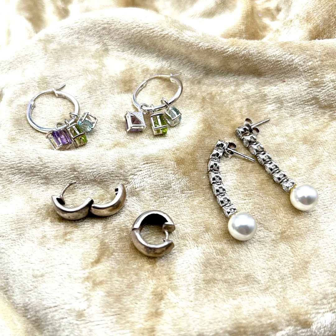 3X PAAR OHRRINGE - MODESCHMUCK - PERLEN, SCHMUCKSTEINE, GELENKE - 925ER SILBER. — Earrings — Kunst- und Auktionshaus Kleinhenz