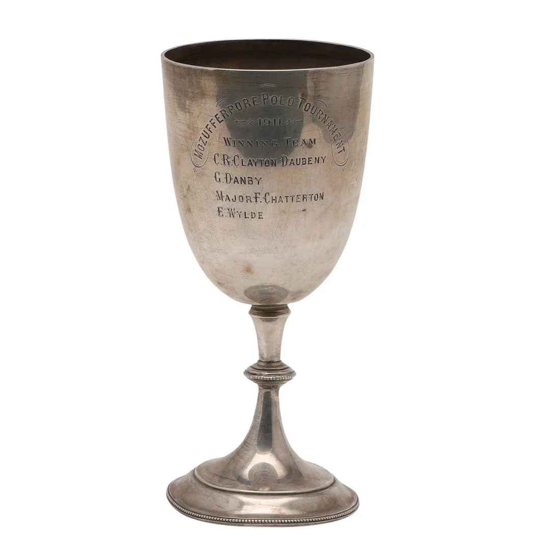 AN EDWARDIAN SILVER TROPHY CUP. — Silver — Lawrences Auctioneers