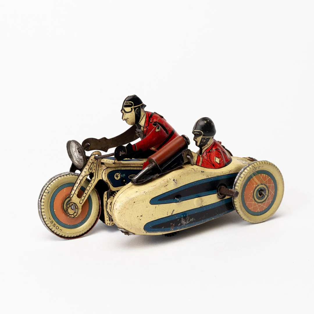 SFA 758 motorcykel med sidovagn, urverk, France, Paris1930-40-tal. — Other toys — Auktionshuset Kolonn
