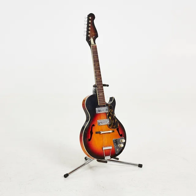 ELGITARR, Kawai, 1960-talets slut, hollowbody, sunburst, Made in Japan, med kromat gitarrställ.