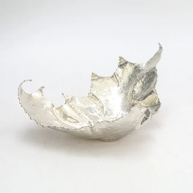 CHRISTER WIDE. Skål,signerad,svenskt tenn, Kolmården,1990.
