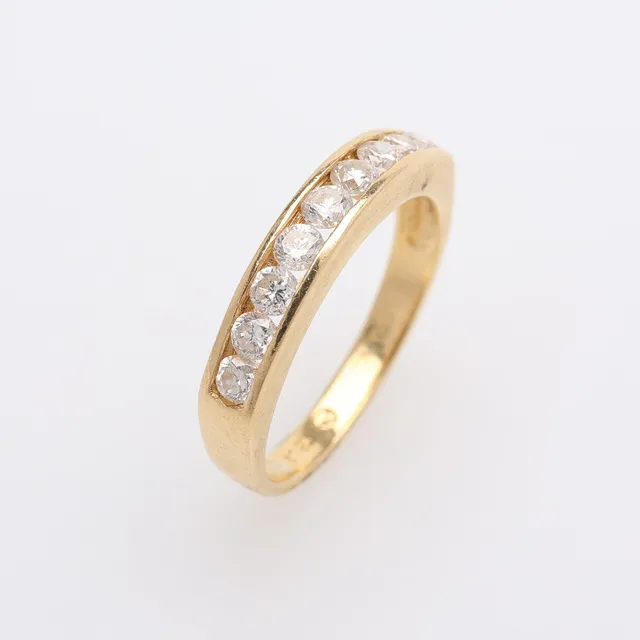 RING, 18K GULD, MED 9 ST DIAMANTER, Ca. 3,5 g.