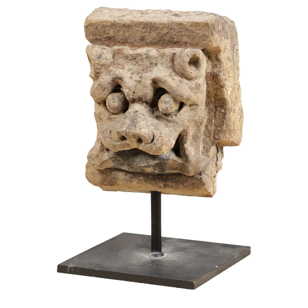 AN IMPRESSIVE 16TH CENTURY SANDSTONE CORBEL. — Garden — Bishop & Miller
