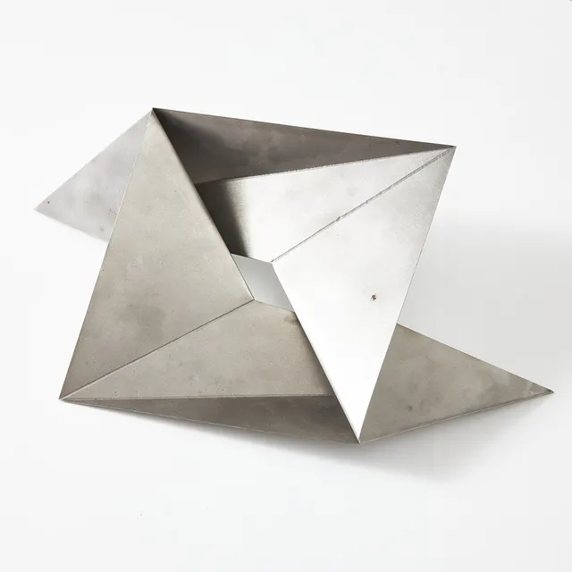 EVA SJÖBERG (F. 1951). "Sekvens", väggskulptur, stål, osignerad.