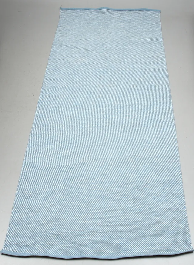 MATTA, 19/2000-tal, ca 310 x 128 cm.