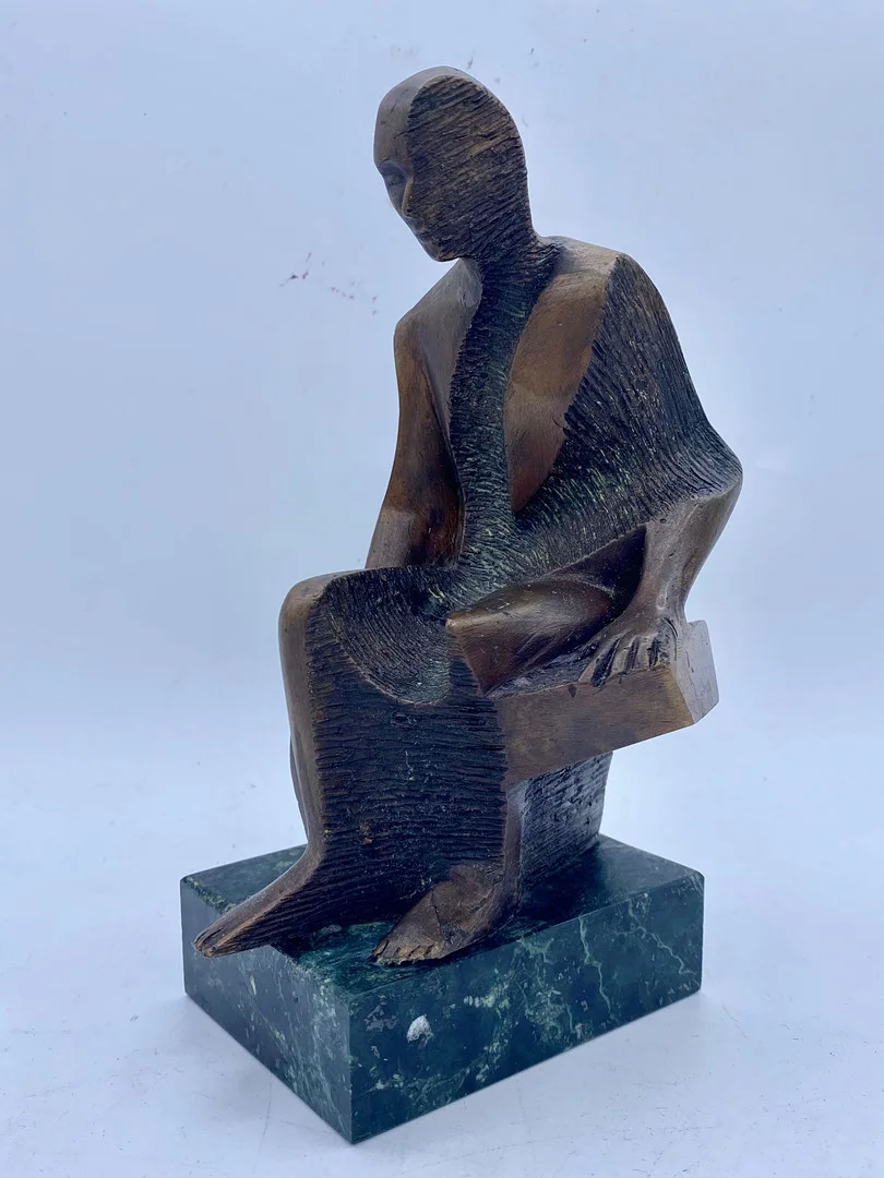 JOSEP MARIA SUBIRACHS. EN EL ESTILO DE. FIGURA EN BRONCE PATINADO. — Sculptures & Bronzes — Barcelona Auctions