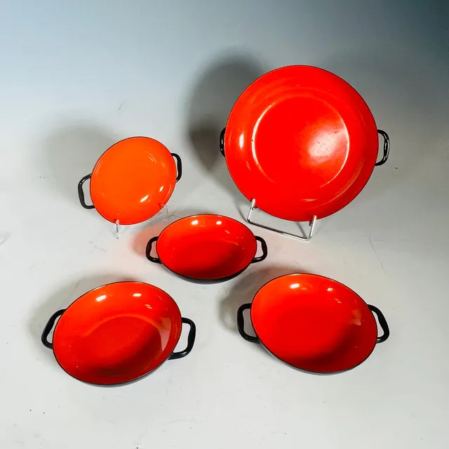 HERBERT KRENCHEL. Set von 4 Krenit Emaille-Schalen der 1950/60er Jahre.