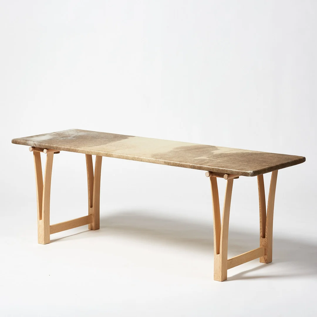 ÅKE AXELSSON. "Ararat", bänk, 2018, furu, bok och pergament. — Armchairs & Chairs — Stockholms Auktionsverk Fine Art