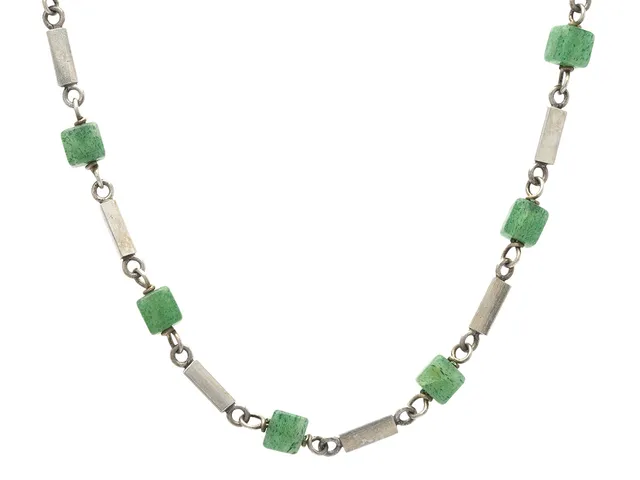 COLLIER, silver, grön kvarts, Enköping 1964, längd 39 cm, vikt 21,9 g.