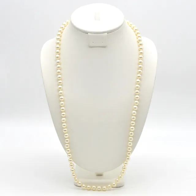 VINTAGE PERLENCOLLIER, GOLD BIS CREME, VERSILBERTER METALLVERSCHLUSS, UM 1950.