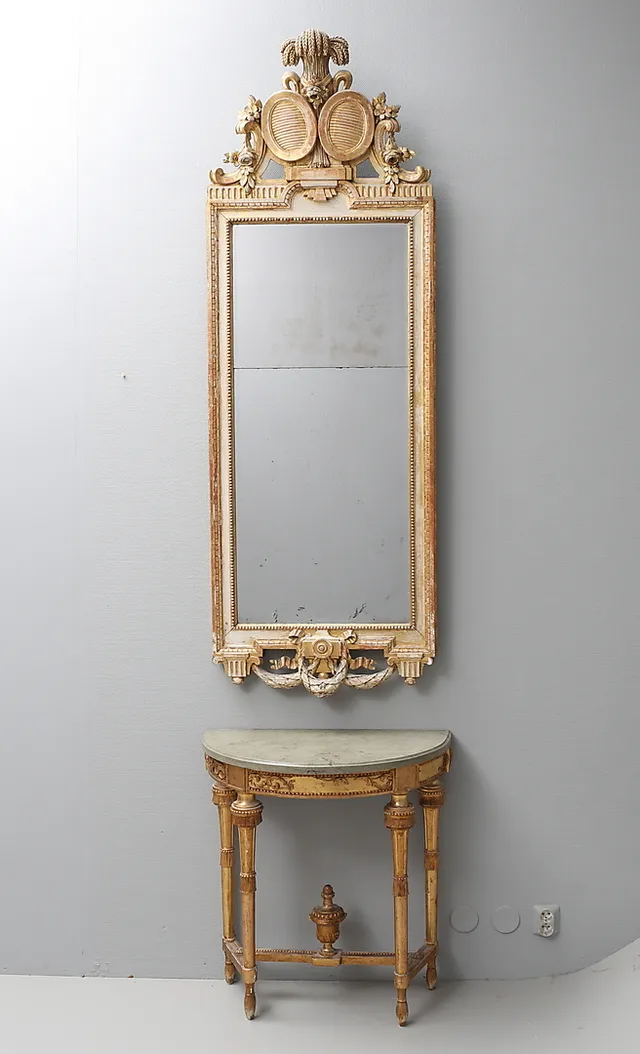 JOHAN ÅKERBLAD. Spegel med konsolbord, sengustaviansk, Stockholms hallstämpel 1789.