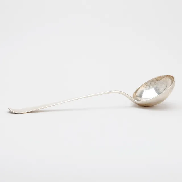 SLEV, silver, London, 1786. Vikt 270 gram.