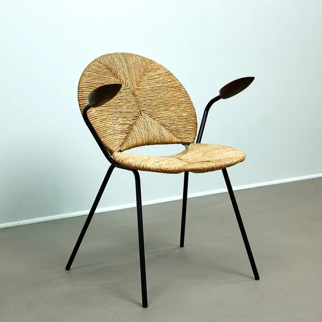 WALTER PAPST. Mauser-Werke Waldeck, Stuhl / Armlehnstuhl / Lounge Chair, Seegrasgeflecht, Eisen, Kiefer, 1950er Jahre, Deutschland.