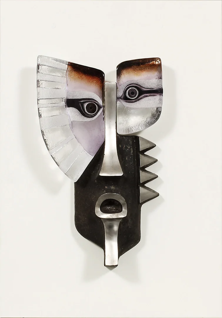 MATS JONASSON. Skulptur, glas och metall, signerad och numrerad 19/99. — Sculptures & Bronzes — Göteborgs Auktionsverk