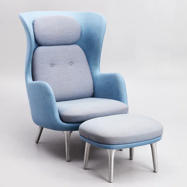 JAIME HAYON. "Ro", Fåtölj med fotpall, Fritz Hansen. Danmark. Samtida.
