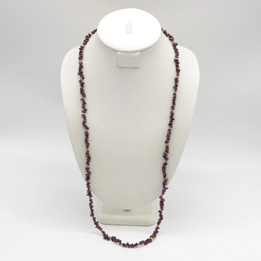 ALMANDIN PERLENCOLLIER, POLIERTE PERLEN, ENDLOSKETTE, VERGOLDETE TRENNPERLEN, CA. 84 CM. — Necklace — Kunst- und Auktionshaus Kleinhenz