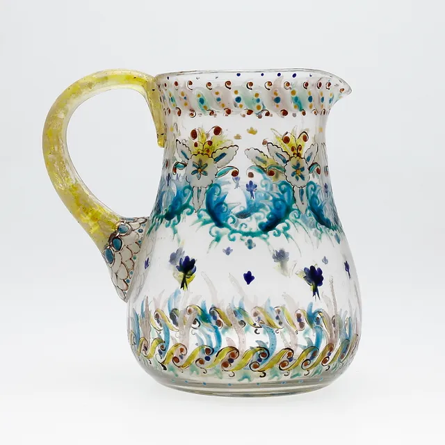 JOSEP MARIA GOL. Wine set in enamelled glass.