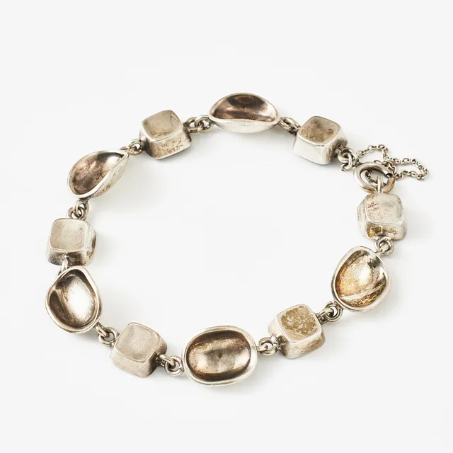 SIGURD PERSSON, "Skål och Ruta", armband, sterlingsilver, för Heribert Engelbert/Stigbert, Stockholm 1956.