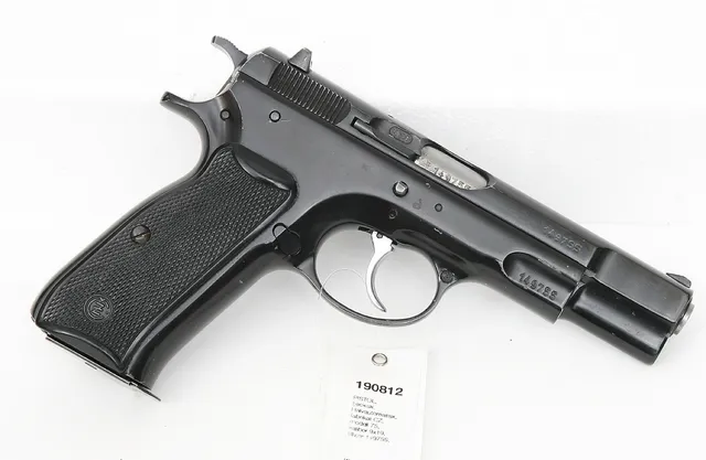 PISTOL, tjeckisk, Halvautomatisk, fabrikat CZ, modell 75, kaliber 9x19, tillv.nr 149755, se-nr SE1058197.