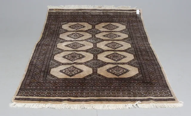 MATTA, Orientalisk, 205 x 145 cm.