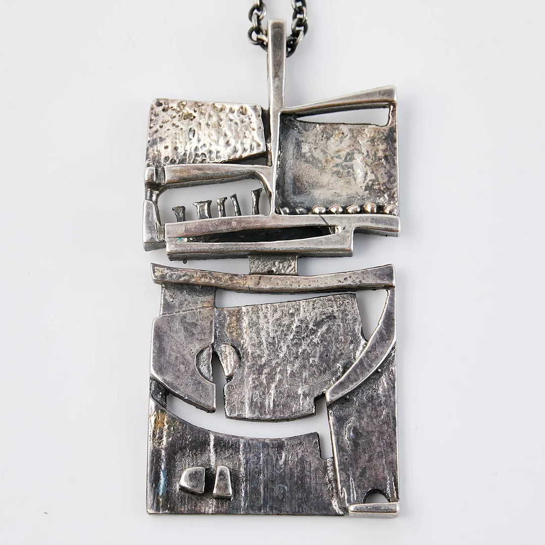 JORMA LAINE (1930-2002). Hängsmycke, silver, signerad, Åbo, Finland, 1974. — Necklace — Stockholms Auktionsverk Sickla