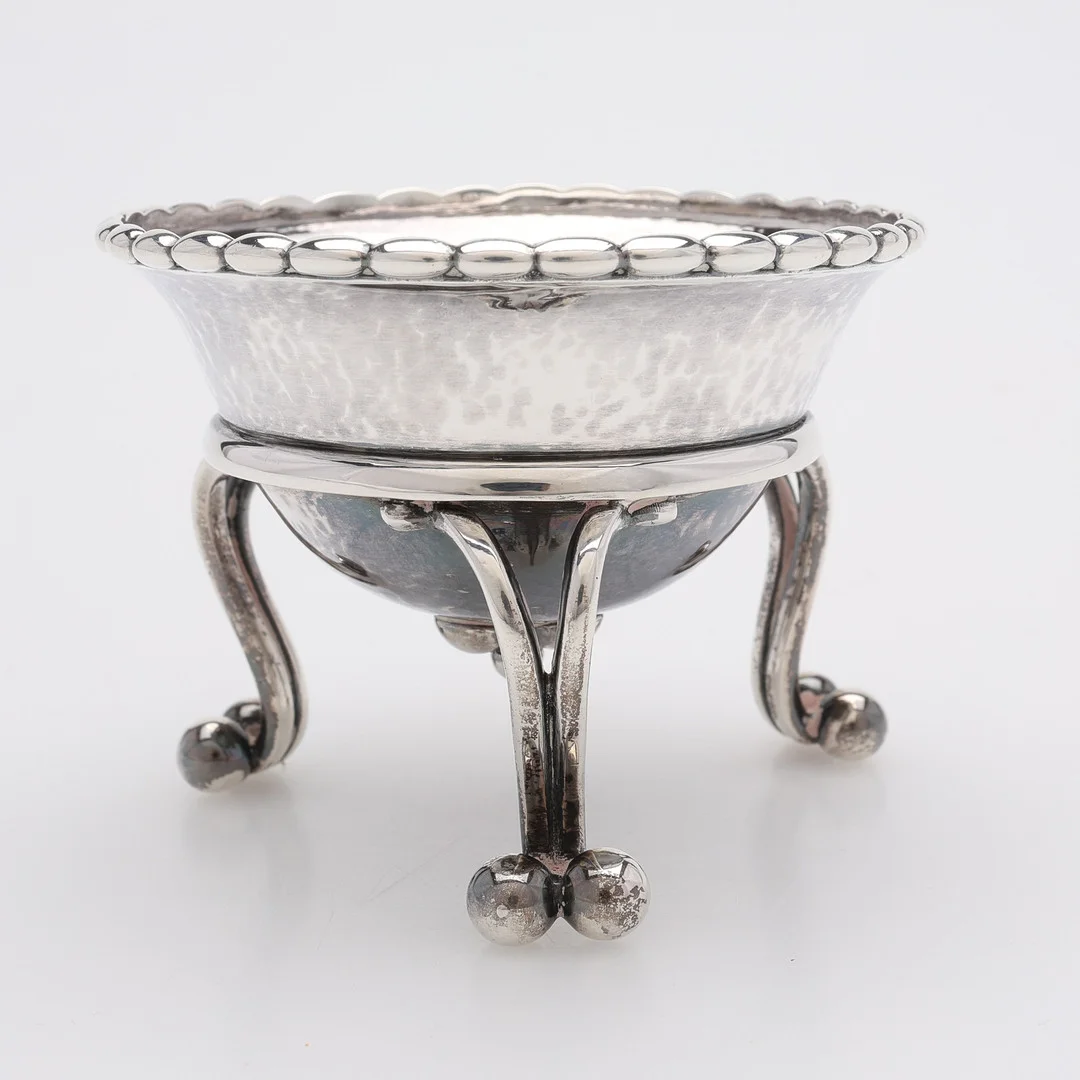 GEORG JENSEN. SKÅL PÅ FÖTTER, STERLINGSILVER, MODELL NO 20, DANMARK, 1925-1932. — Silver — Crafoord Auktioner Lund