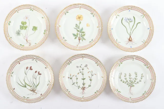 Royal Copenhagen. Flora Danica. Seks små kagetallerkner, (6)